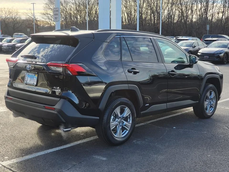 RAV-4-hybrid-2024 -Black (1)