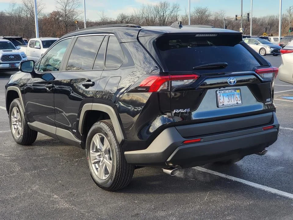 RAV-4-hybrid-2024 -Black (3)