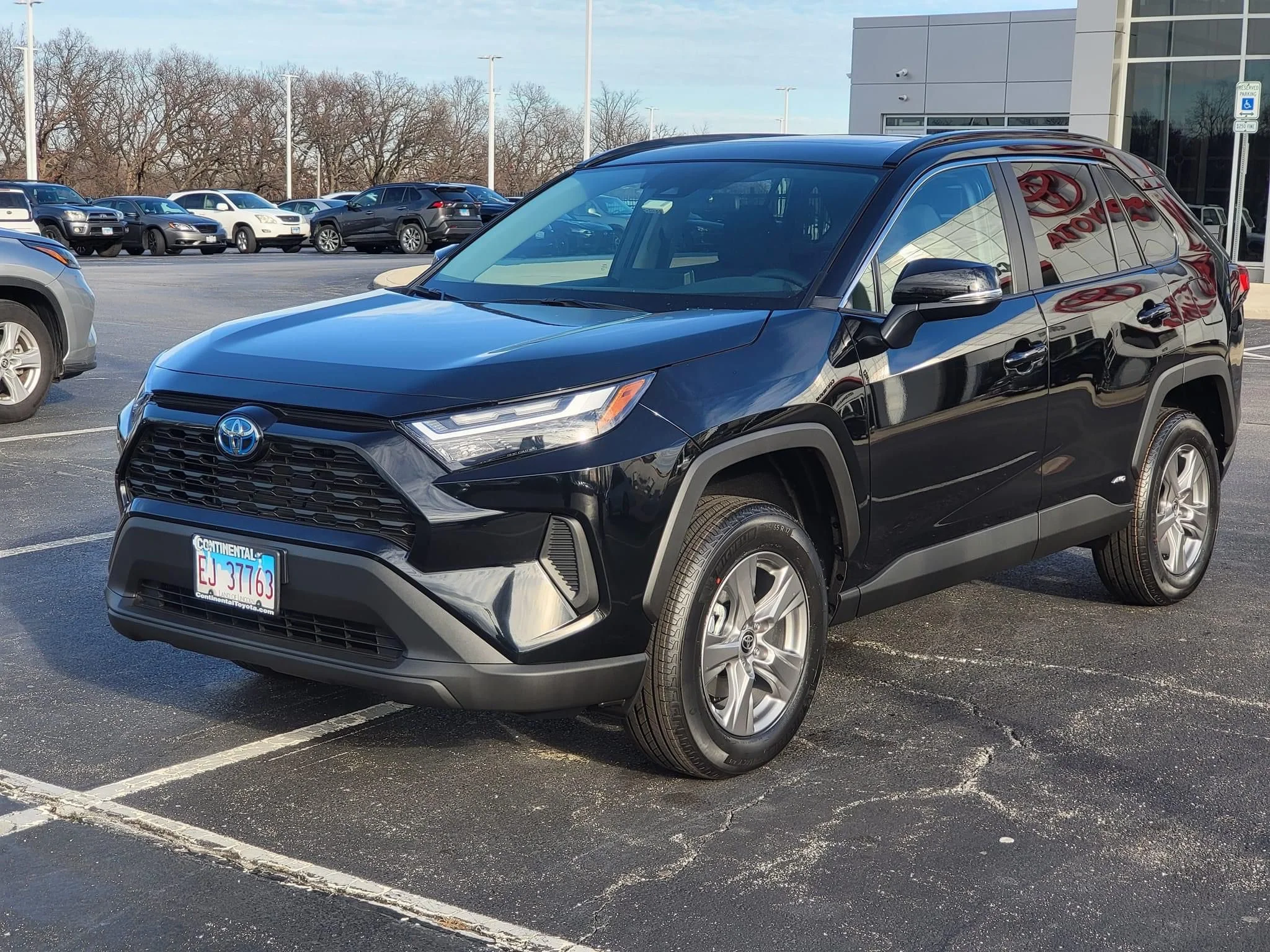 RAV-4-hybrid-2024 -Black (4)